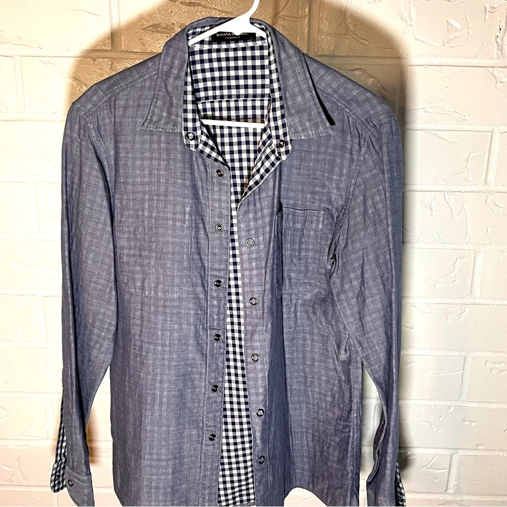 Banana republic reversible long sleeve button up shirt size small